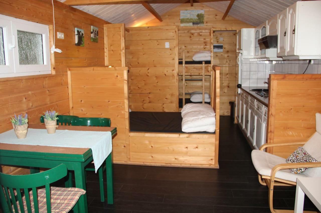 Chalet de Schenk- Camping 't Dekske Wintelre Exterior foto
